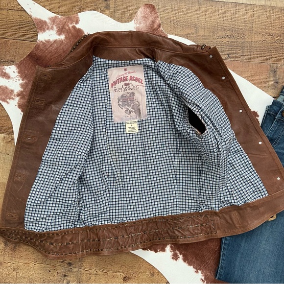 The Ranch Wear Vintage Rebel Leather Studded Vest - Picture 9 of 15